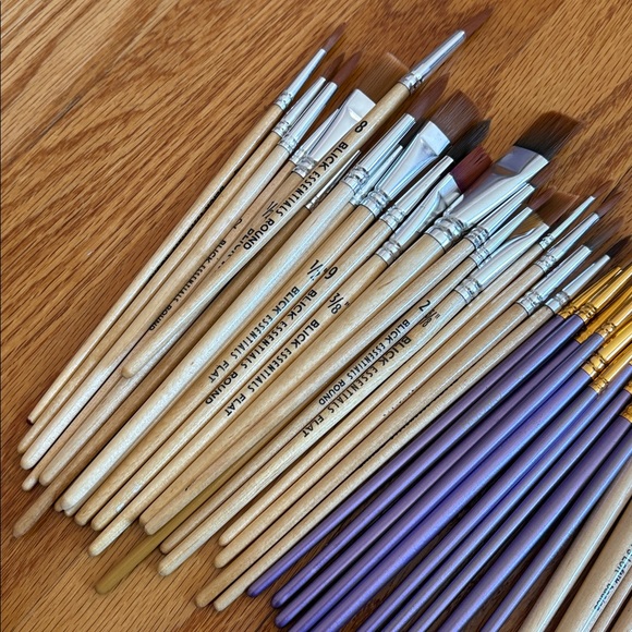 Assorted Paintbrushes - Picture 2 of 5